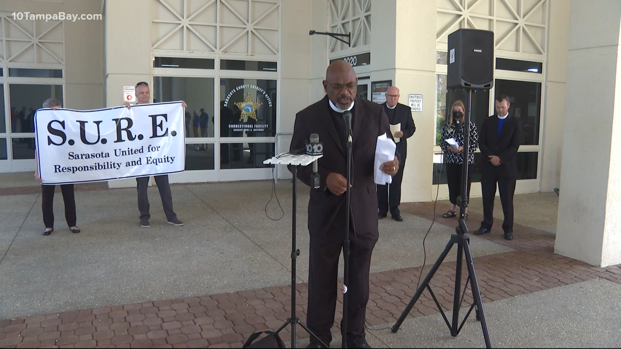 Sarasota faith leaders call for an end to ‘criminalizing poverty’