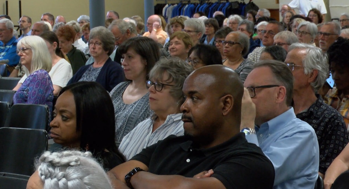 Community members band together to discuss major issues the city is facing